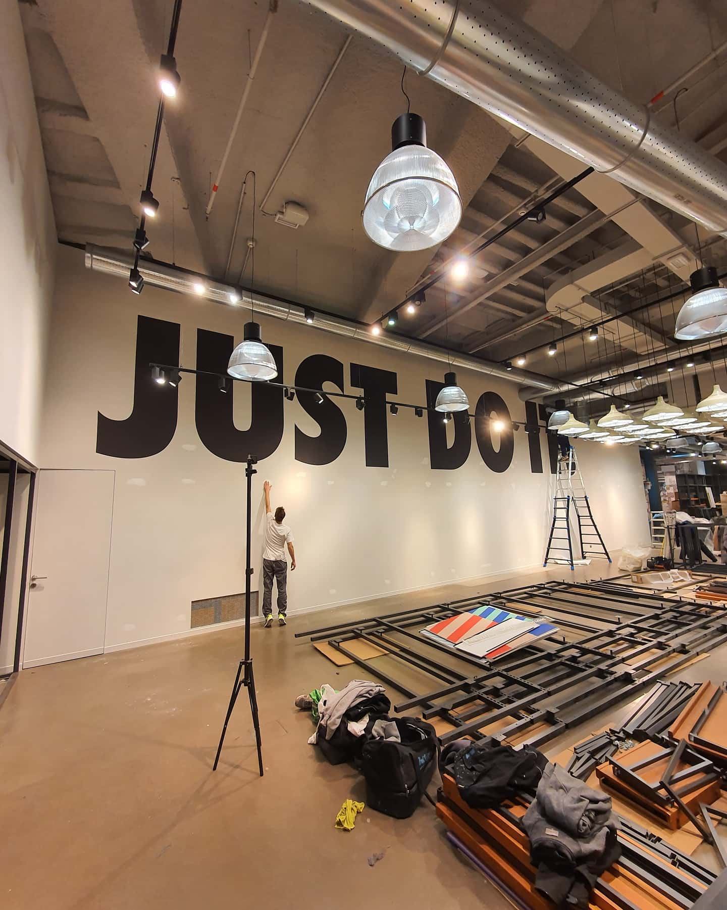 Nike store via Torino