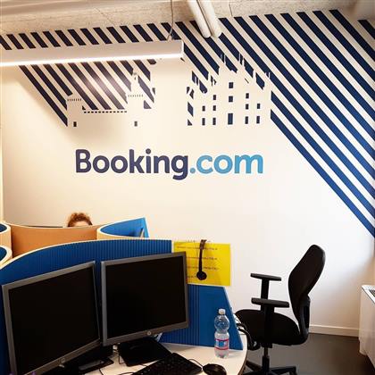 Booking.com — foto 1 di 5